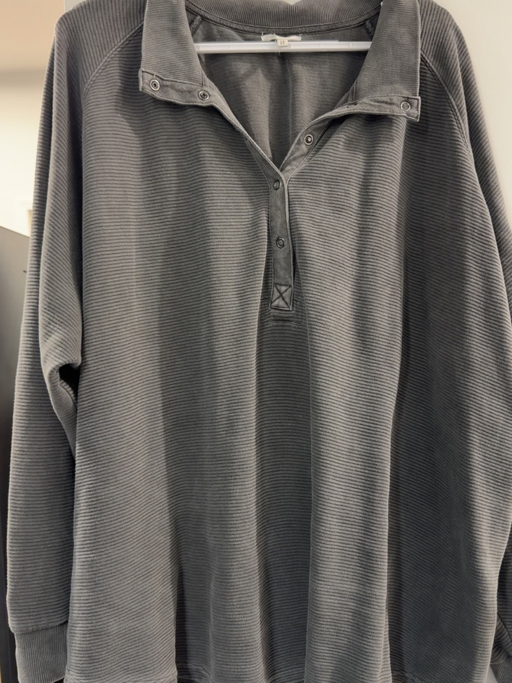 Women’s Long-Sleeve Ribbed Pullover Sweater - Charcoal